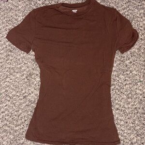 SKIMS Crewneck Short-Sleeve Tee in Chocolate